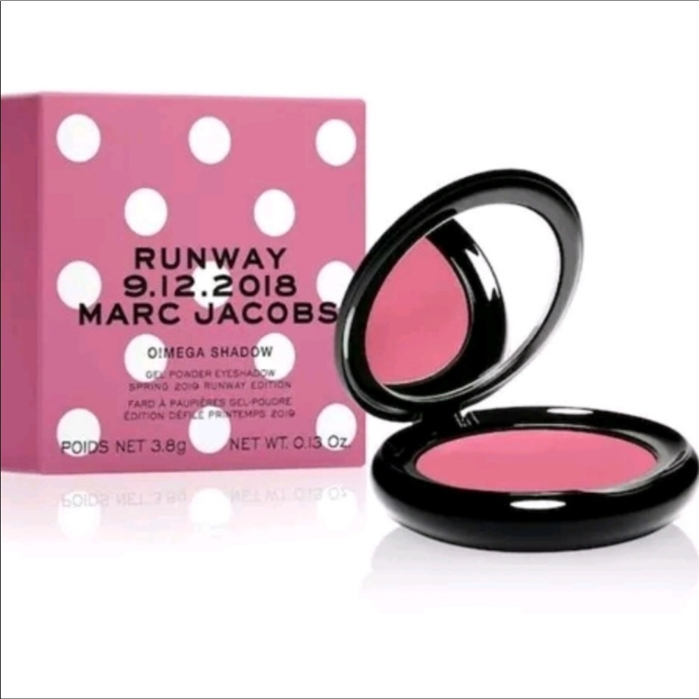 Marc Jacobs RUNWAY PINK OMEGA Eyeshadow
